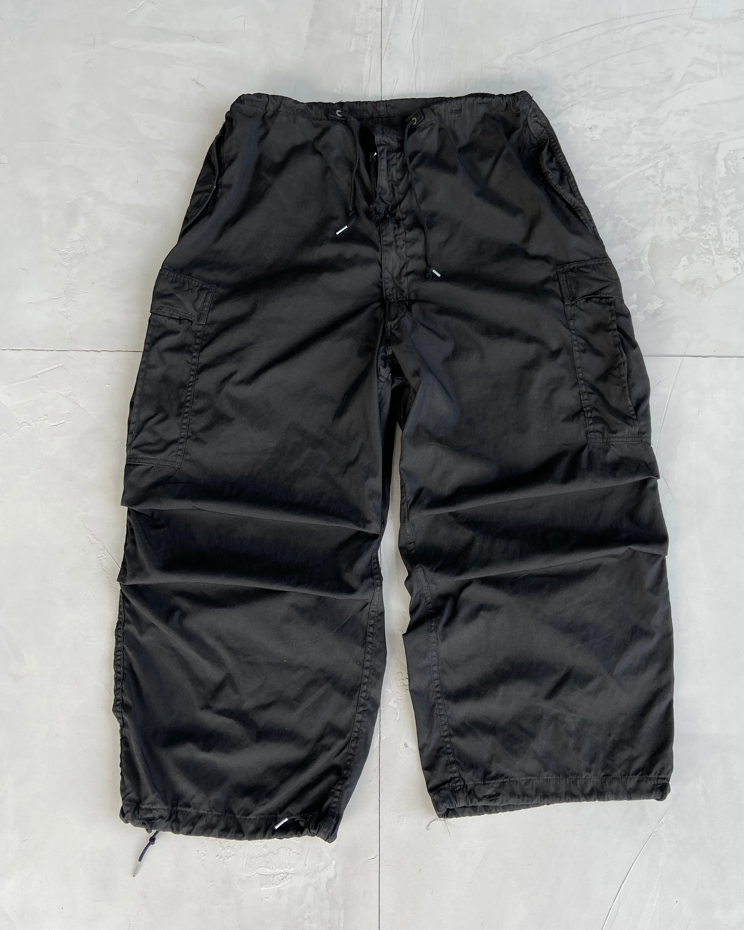 1990S VINTAGE MILITARY CARGO OVERPANTS IN BLACK