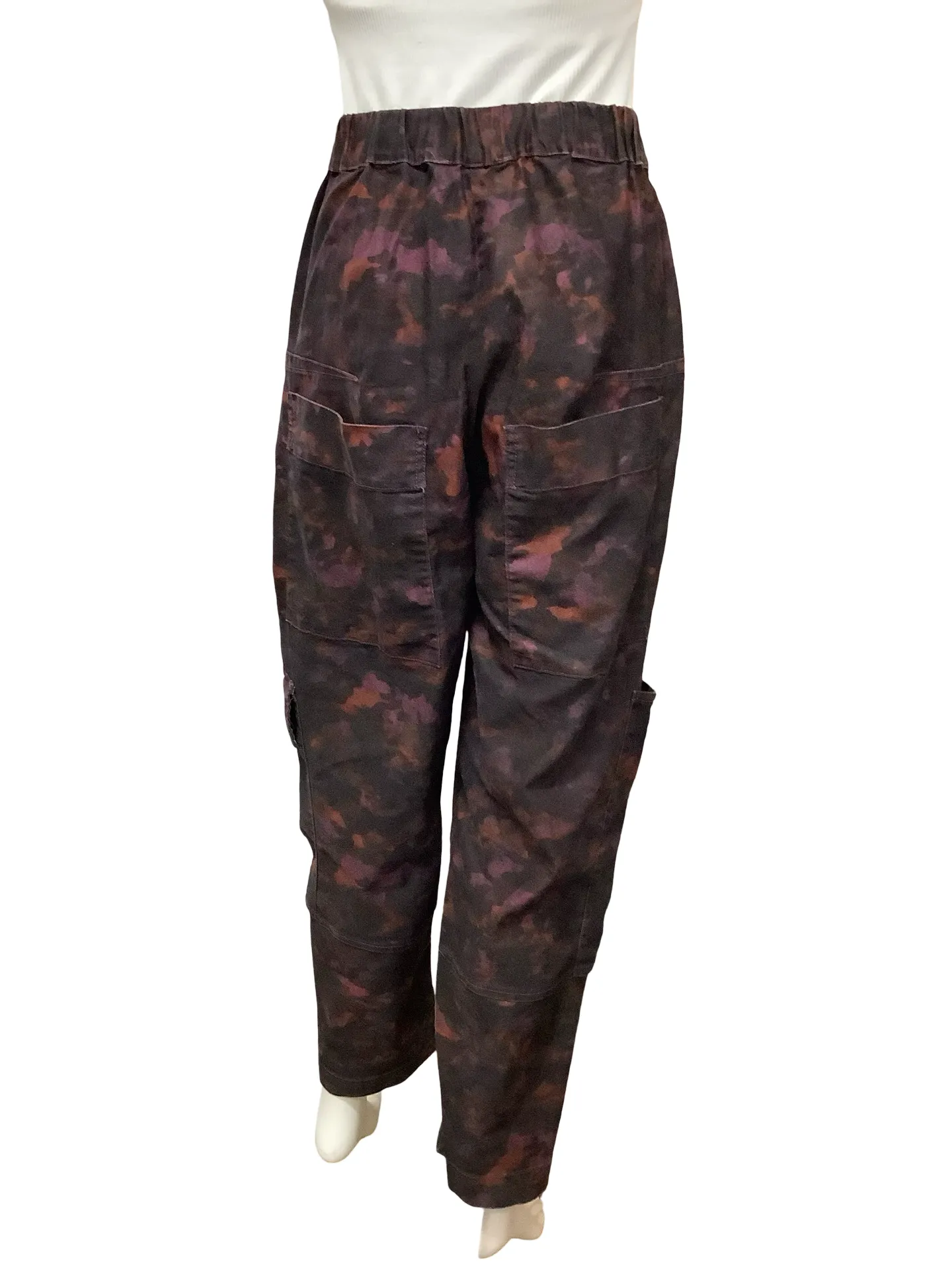 Alembika High Waisted Camo Print Pants Size: S, 1
