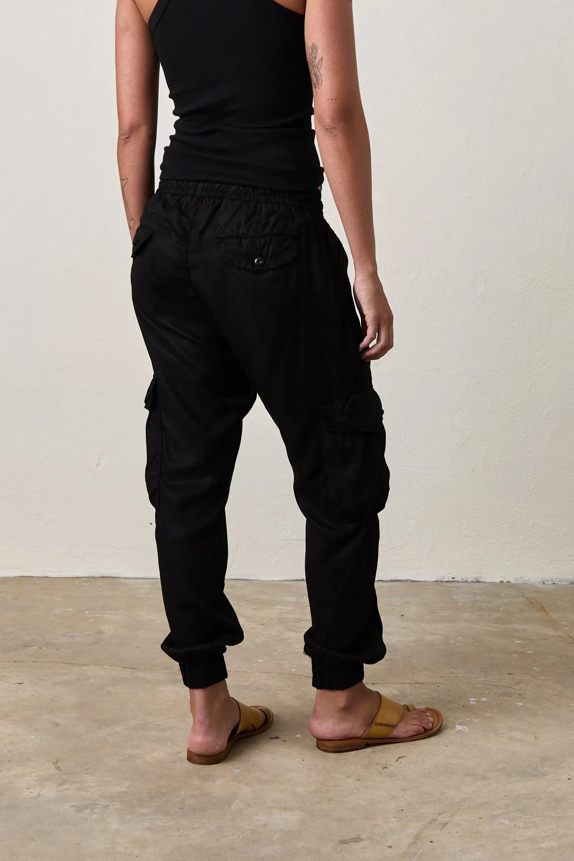 JOHNNY CARGO JOGGER  / BLACK