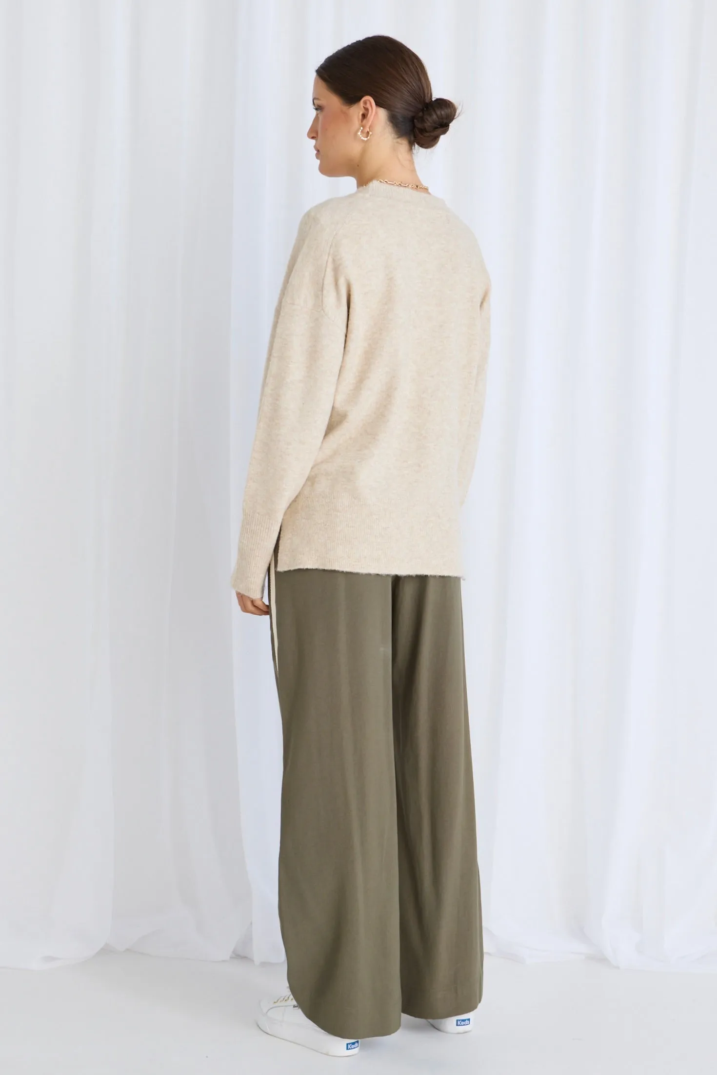 Quinn Oat V Neck Fine Knit Jumper